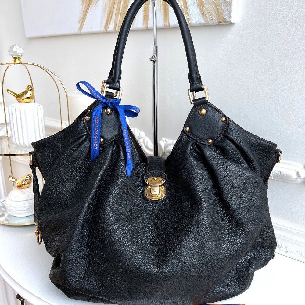 Authentic Louis Vuitton Mahina XL Leather Black Monogram Hobo Shoulder Bag B0809